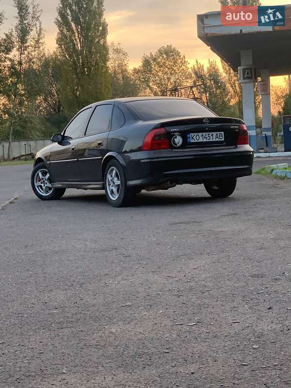 Седан Opel Vectra 2001 в Ужгороді