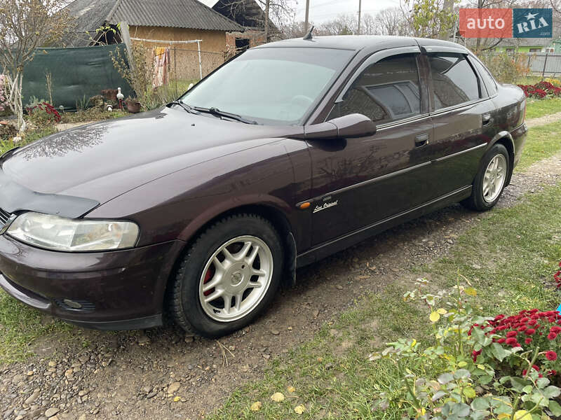 Седан Opel Vectra 2000 в Чернівцях