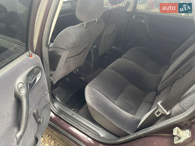 Седан Opel Vectra 2000 в Чернівцях