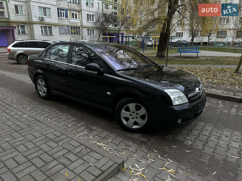 Седан Opel Vectra 2004 в Сумах