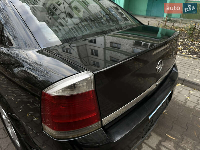 Седан Opel Vectra 2004 в Сумах