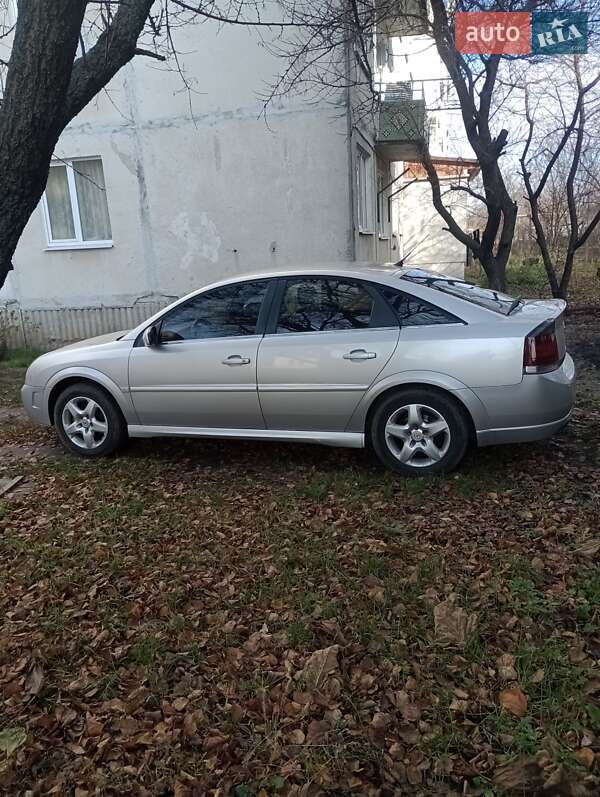 Ліфтбек Opel Vectra 2003 в Лебедині