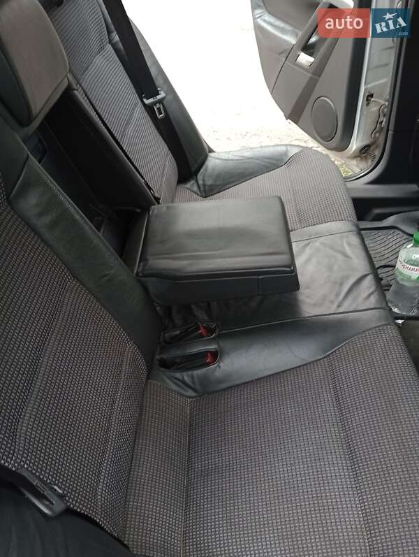 Ліфтбек Opel Vectra 2003 в Лебедині