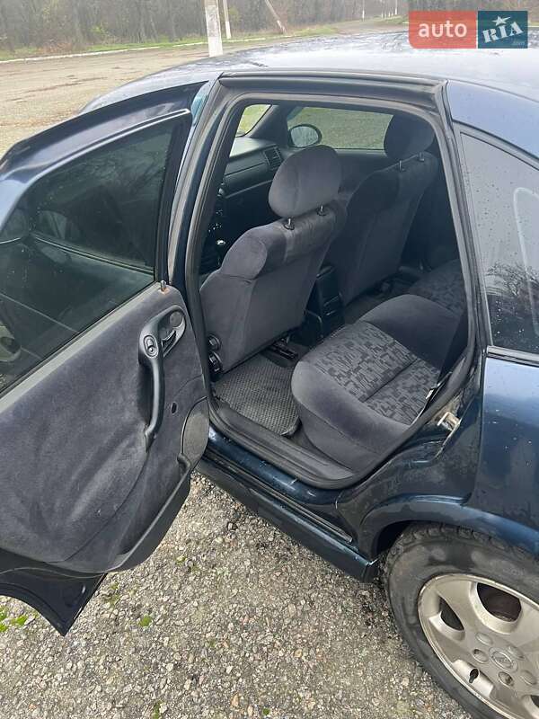 Седан Opel Vectra 1999 в Днепре