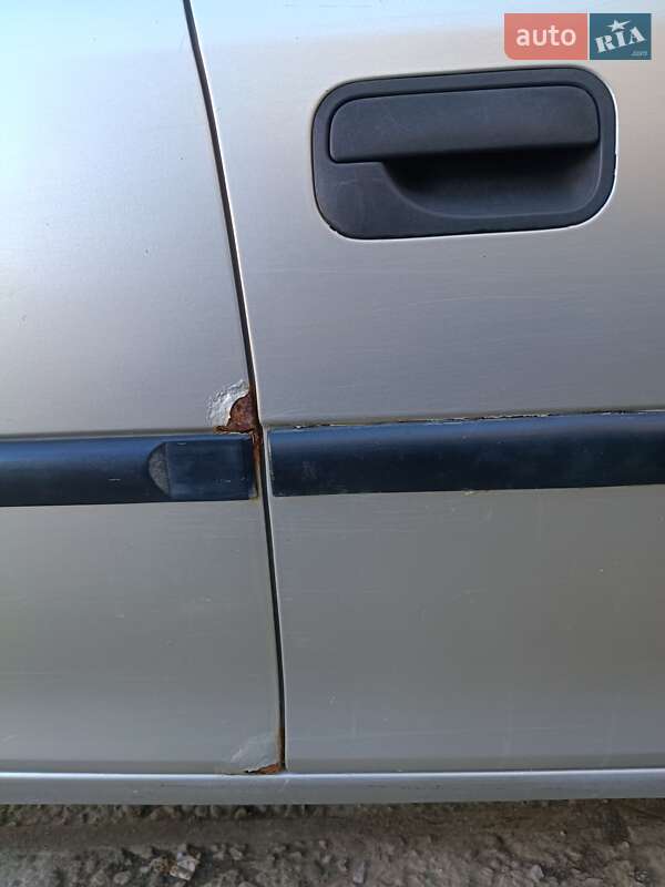 Седан Opel Vectra 1998 в Болехове