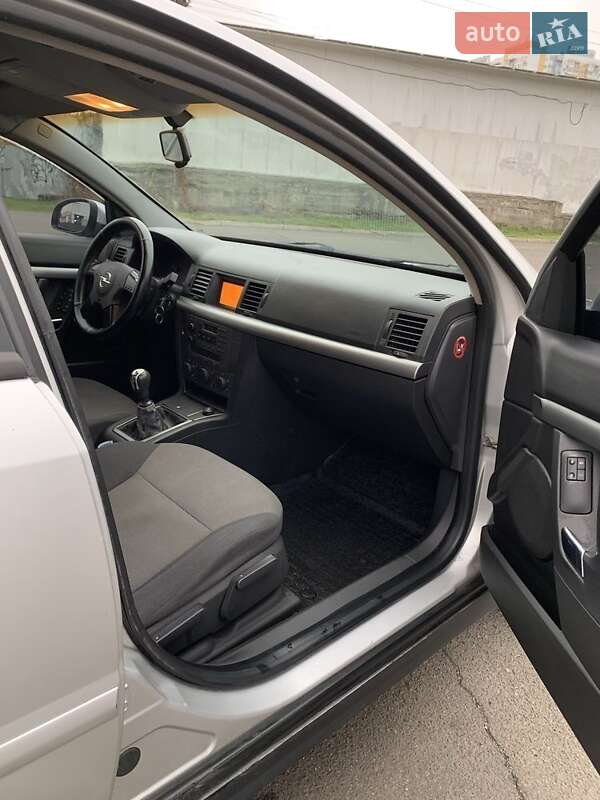 Седан Opel Vectra 2003 в Одесі