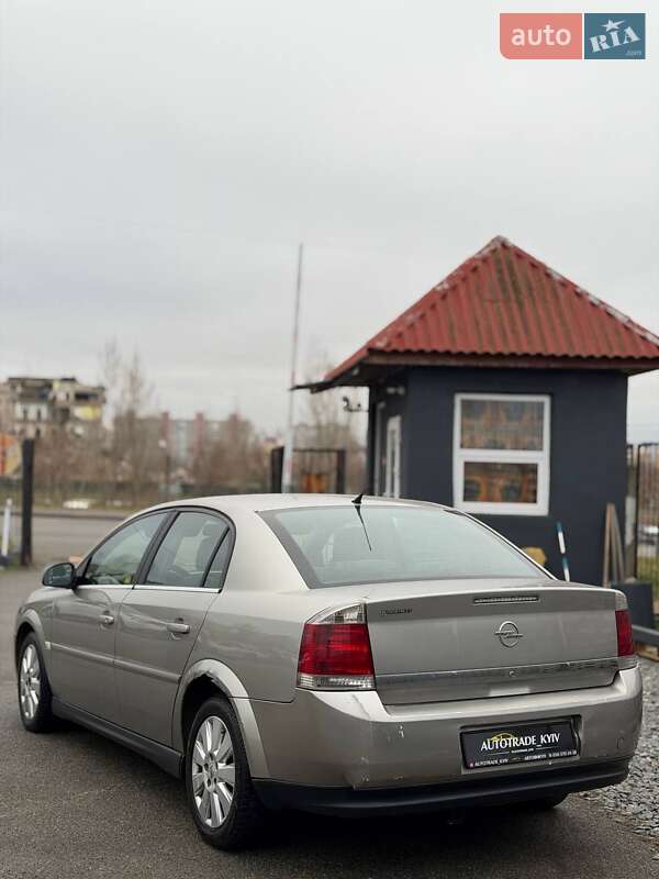 Седан Opel Vectra 2004 в Києві