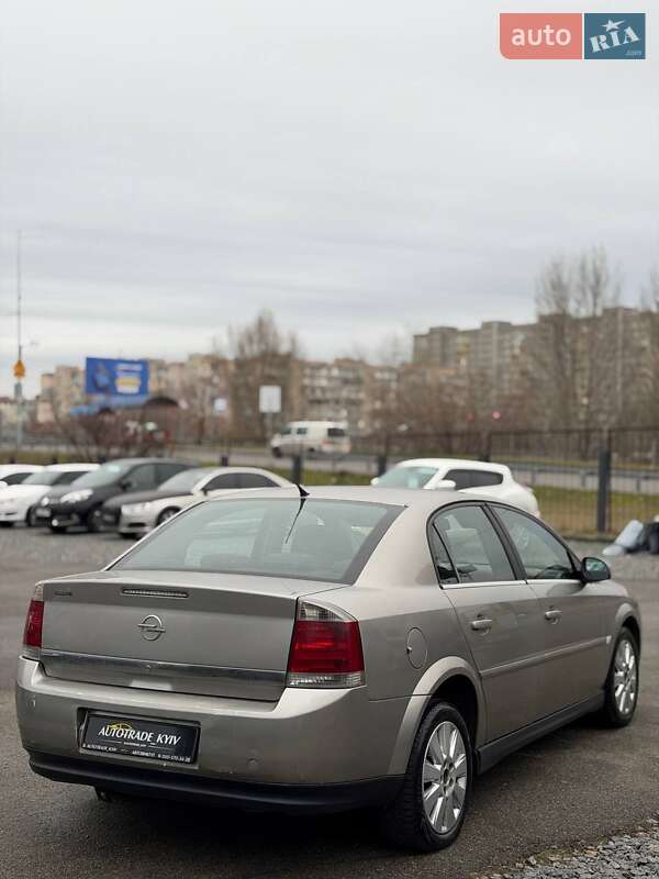 Седан Opel Vectra 2004 в Києві
