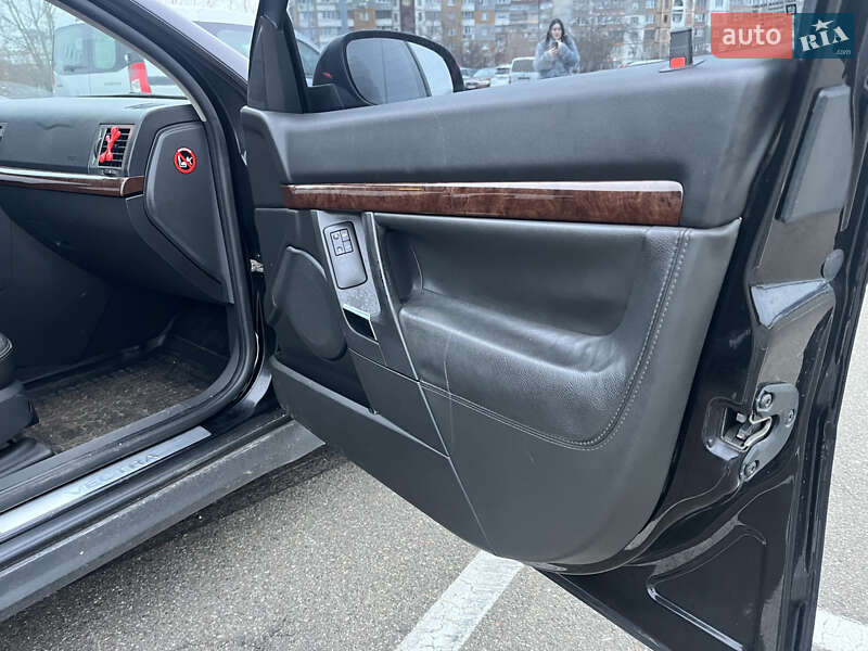 Седан Opel Vectra 2004 в Киеве