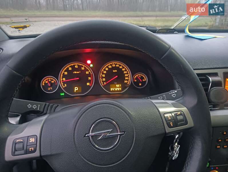 Седан Opel Vectra 2007 в Львове