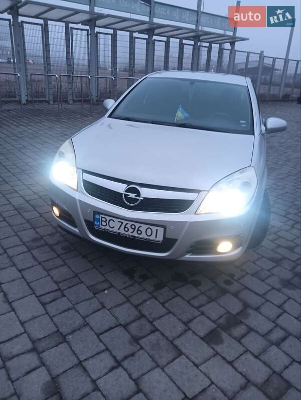 Седан Opel Vectra 2007 в Львове