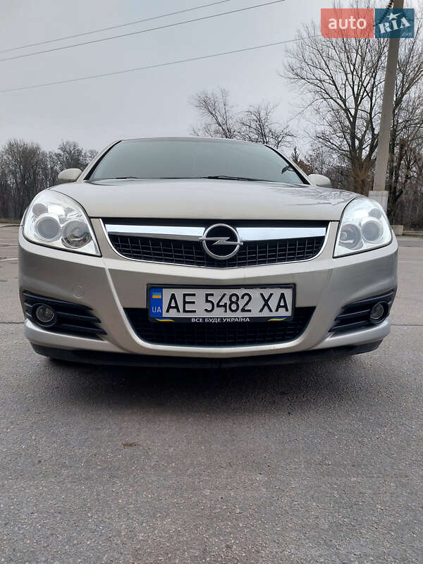 Лифтбек Opel Vectra 2005 в Днепре