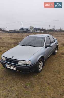 Седан Opel Vectra 1990 в Сарнах