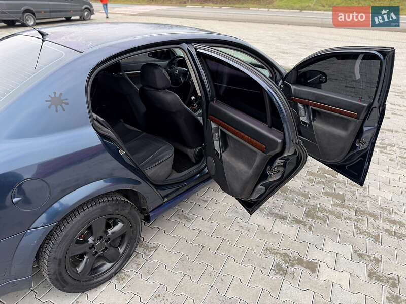 Седан Opel Vectra 2002 в Чернівцях