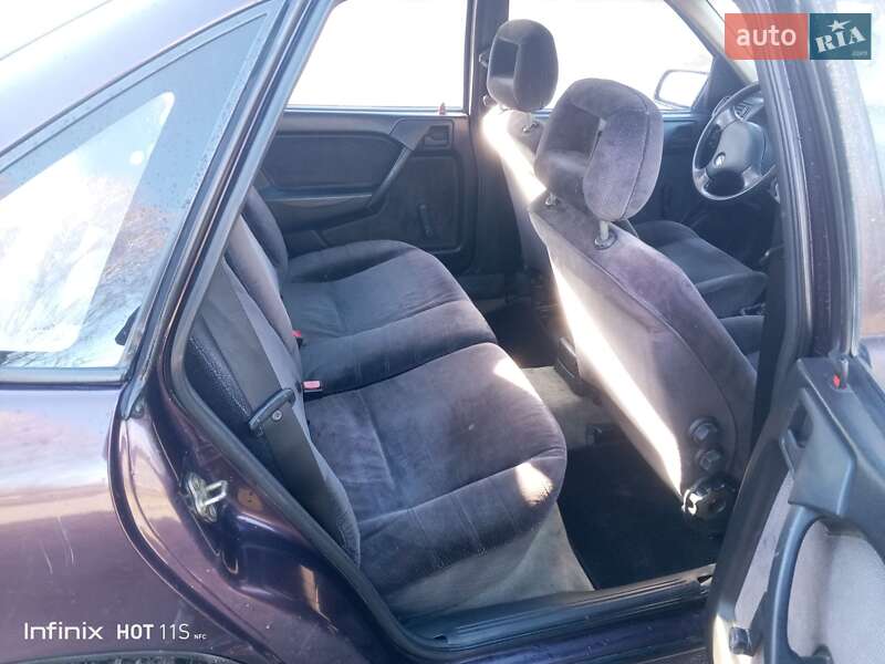 Седан Opel Vectra 1991 в Золочеві