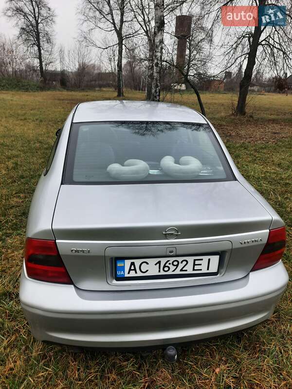 Седан Opel Vectra 2001 в Луцке