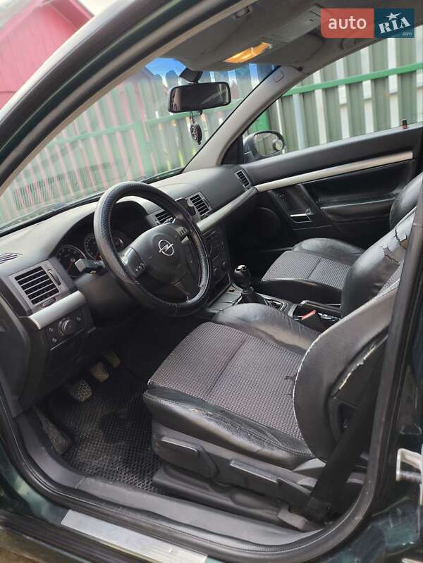 Ліфтбек Opel Vectra 2003 в Дрогобичі