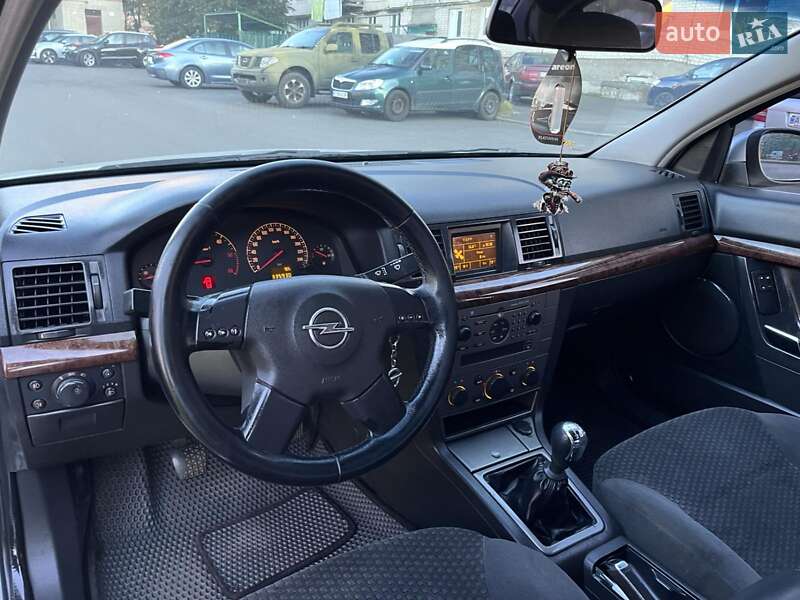 Седан Opel Vectra 2003 в Луцьку