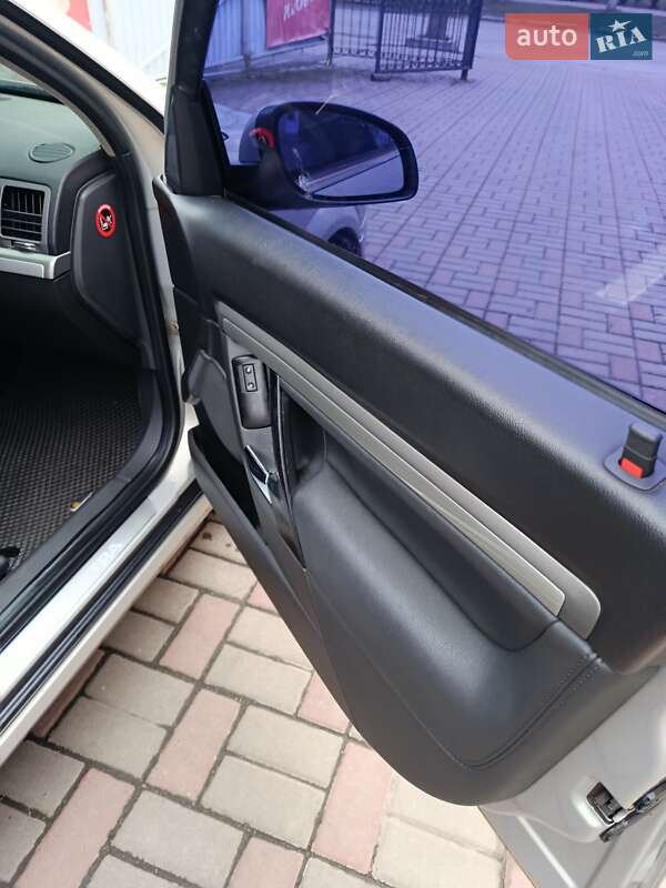 Седан Opel Vectra 2008 в Шполе