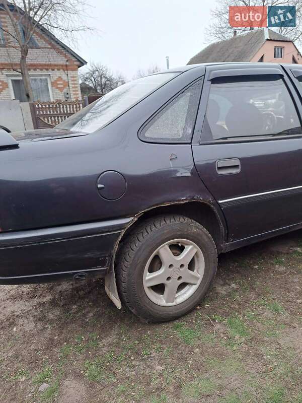 Седан Opel Vectra 1990 в Гадячі
