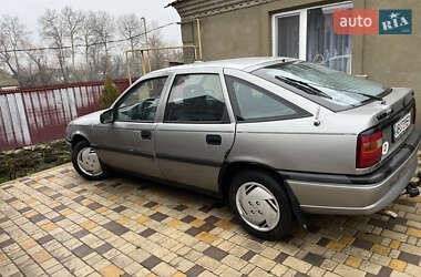Лифтбек Opel Vectra 1993 в Черновцах