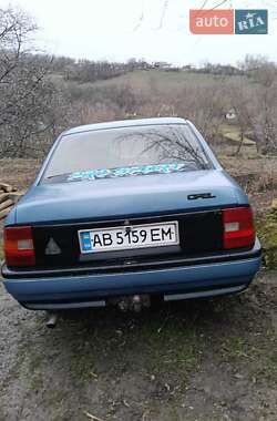 Седан Opel Vectra 1990 в Ямполі
