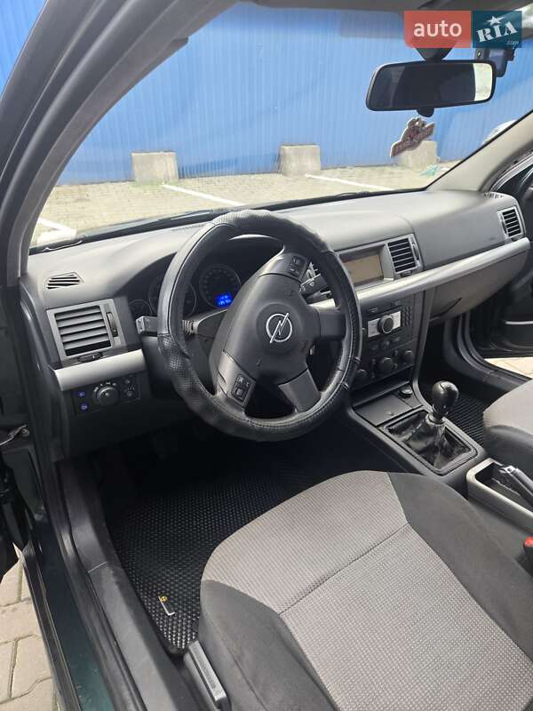 Седан Opel Vectra 2005 в Одесі