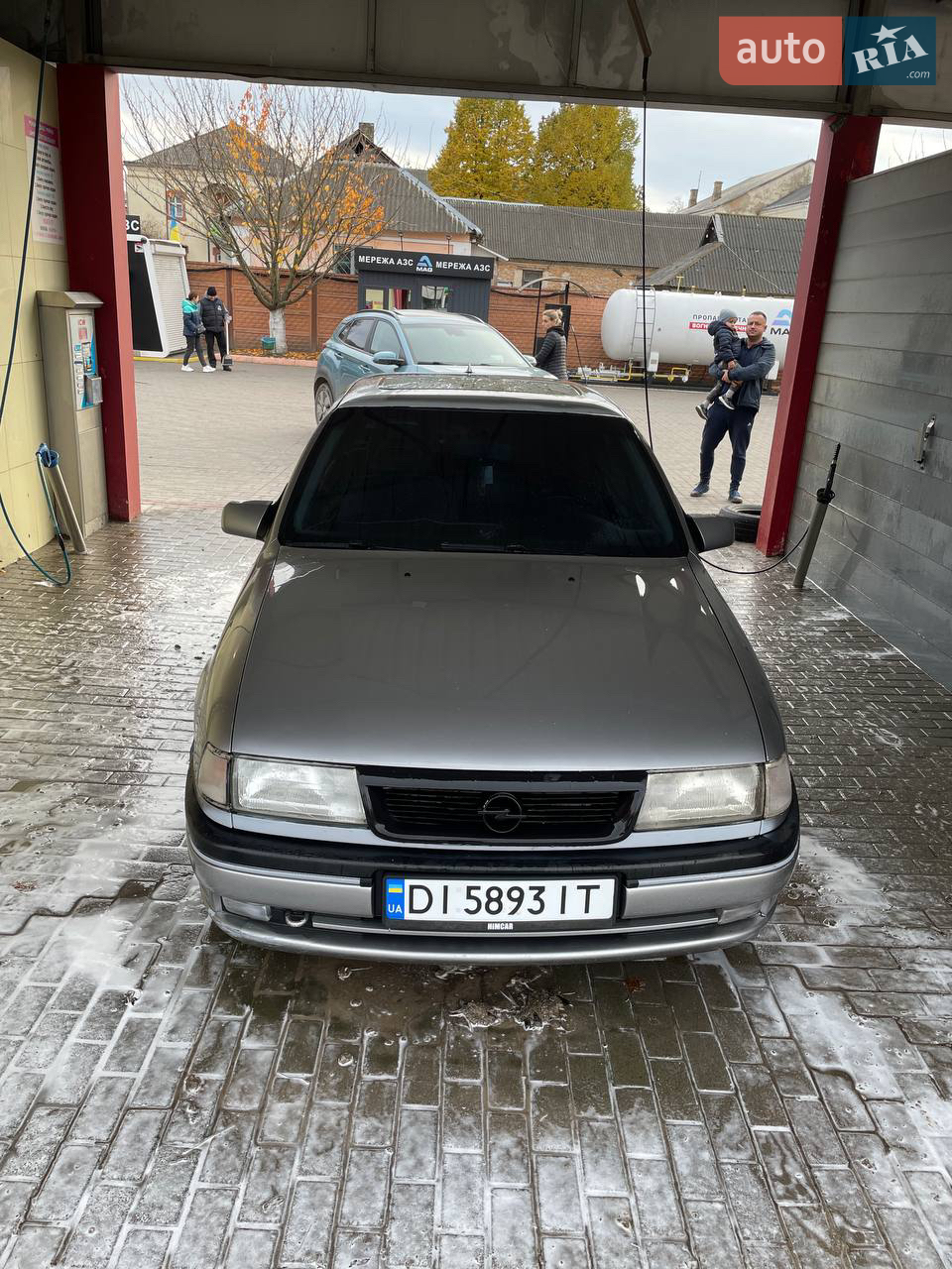 машина на ходу зроблена капіталка мотора, передня ходова також зроблена, замінено щеплення з вижимним (мабуть не підійшло і підбуксовує) часу опять робити нема але машина на ходу їздить майже кожен день! продаю іза сімейних опставин…
МОЖЛИВИЙ ОБМІН!