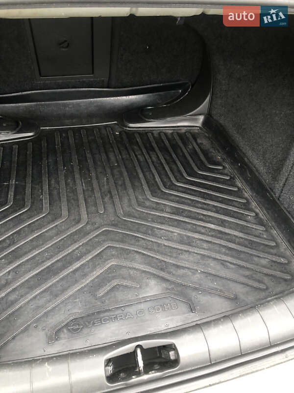 Седан Opel Vectra 2007 в Львове