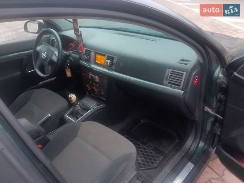 Универсал Opel Vectra 2004 в Виннице