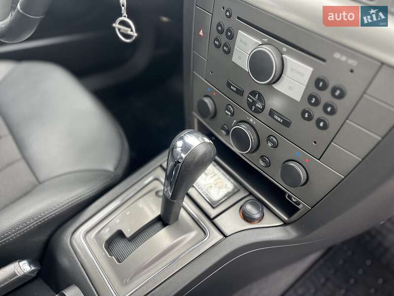 Седан Opel Vectra 2008 в Мукачево