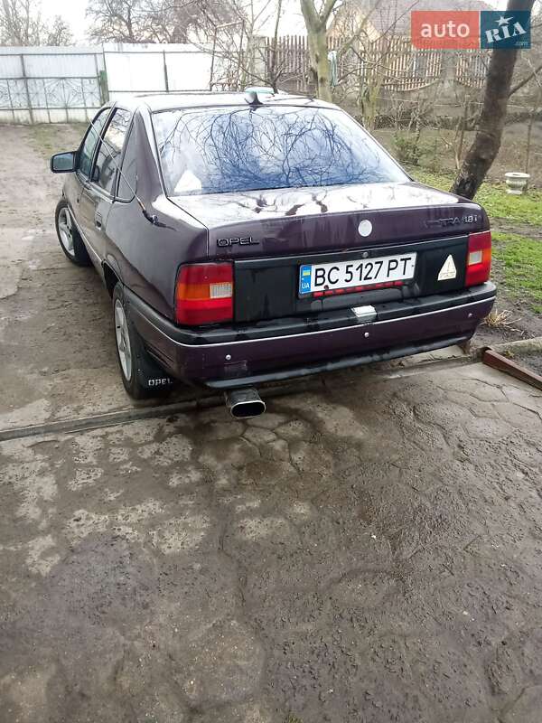 Седан Opel Vectra 1990 в Каменке-Бугской