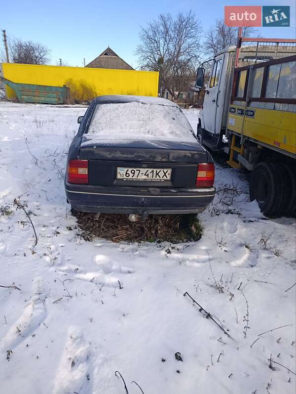 Седан Opel Vectra 1994 в Ракитном