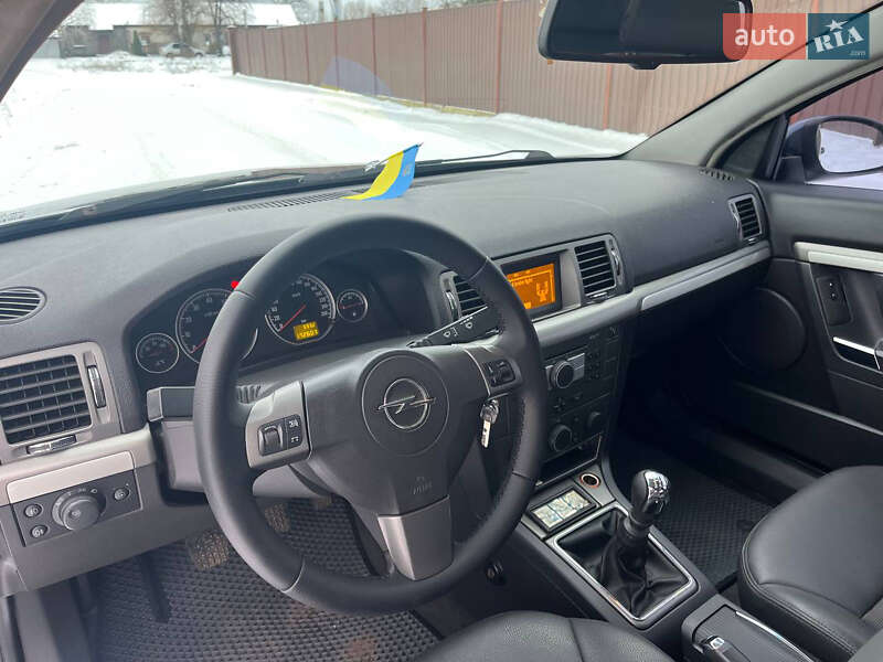 Седан Opel Vectra 2008 в Лебедине