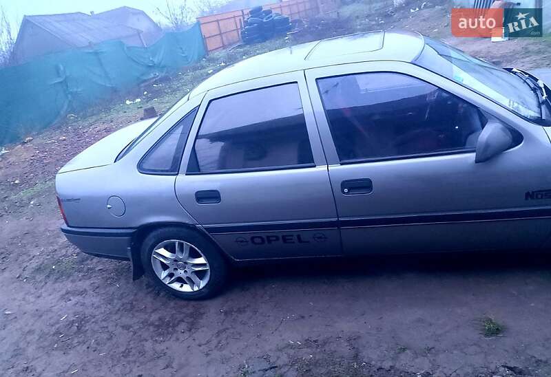 Седан Opel Vectra 1992 в Ізмаїлі фото 2 Седан Opel Vectra 1992 в Ізмаїлі