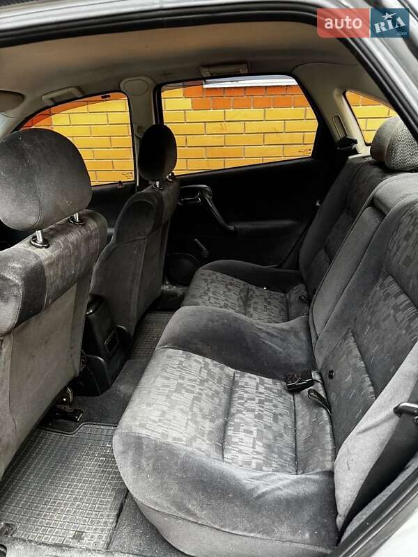 Седан Opel Vectra 1999 в Умани