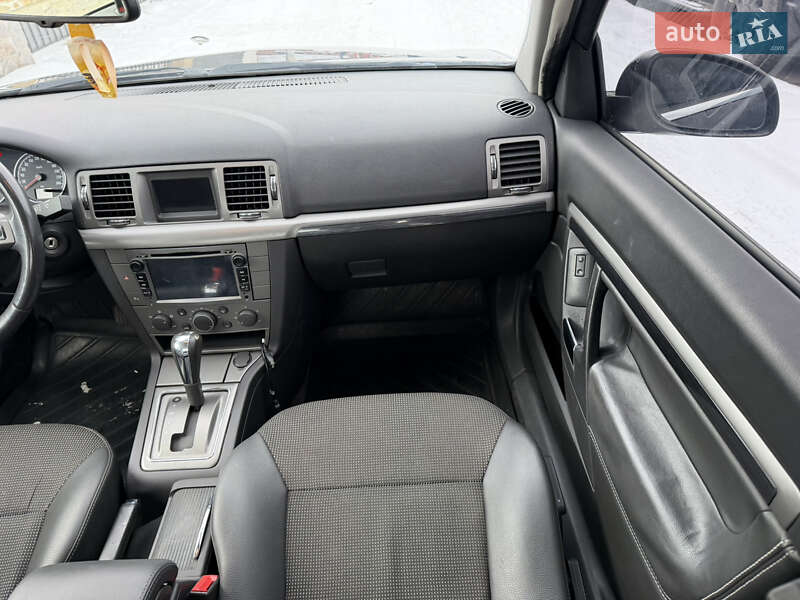 Седан Opel Vectra 2006 в Умані