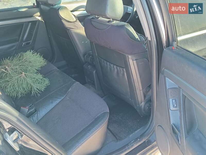 Лифтбек Opel Vectra 2004 в Львове