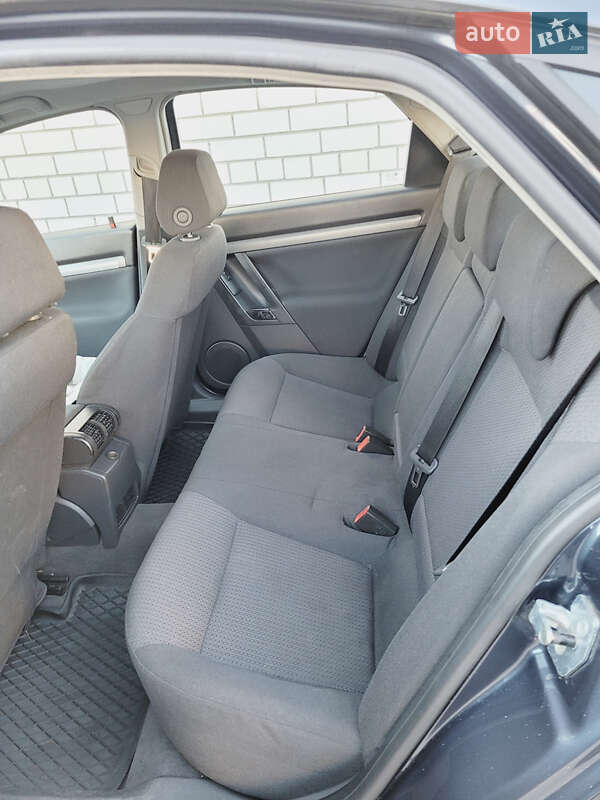 Седан Opel Vectra 2006 в Софиевской Борщаговке