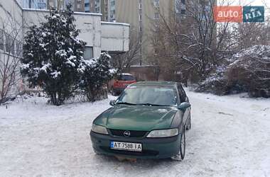 Седан Opel Vectra 1996 в Киеве