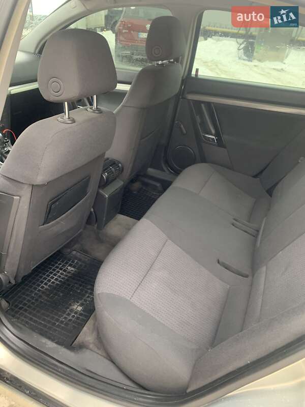 Седан Opel Vectra 2007 в Львове