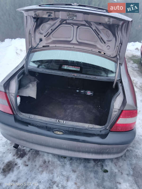 Лифтбек Opel Vectra 1998 в Солотвине