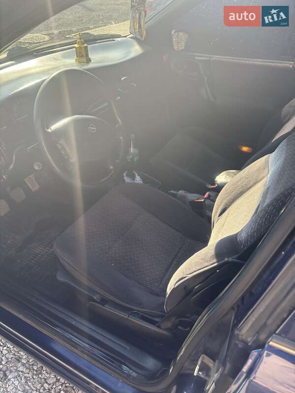 Седан Opel Vectra 1998 в Борщеве
