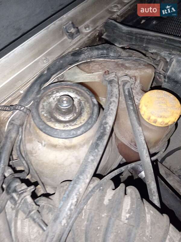 Седан Opel Vectra 1990 в Лубнах