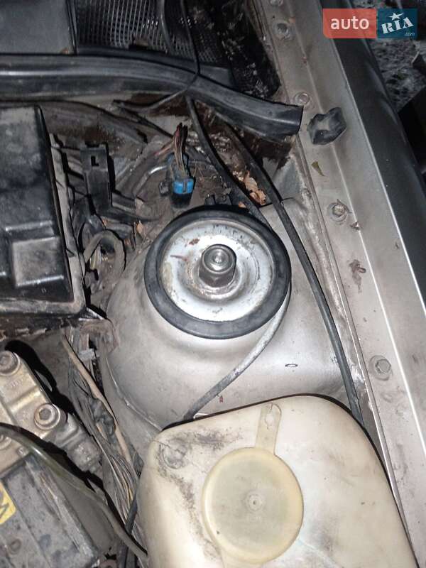 Седан Opel Vectra 1990 в Лубнах