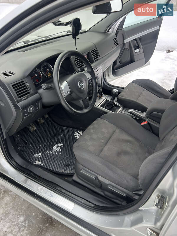 Лифтбек Opel Vectra 2003 в Киеве