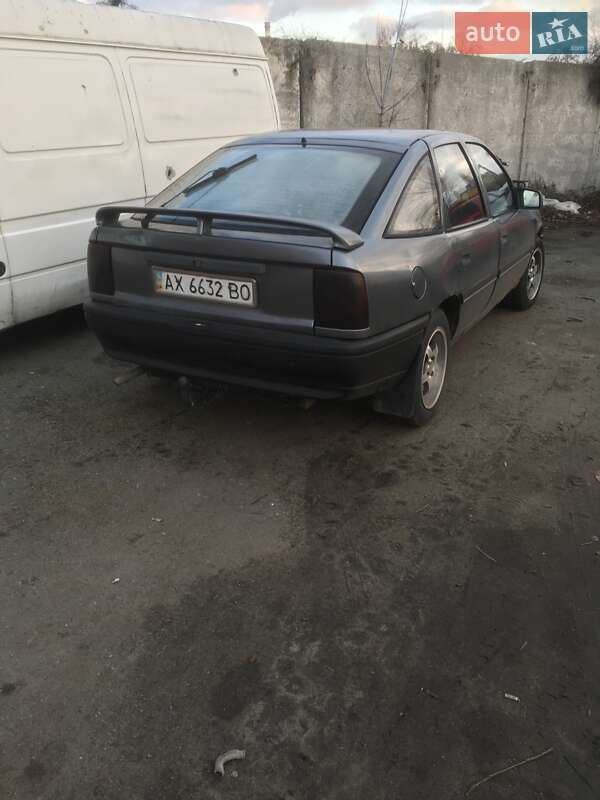 Седан Opel Vectra 1990 в Киеве фото 5 Седан Opel Vectra 1990 в Киеве
