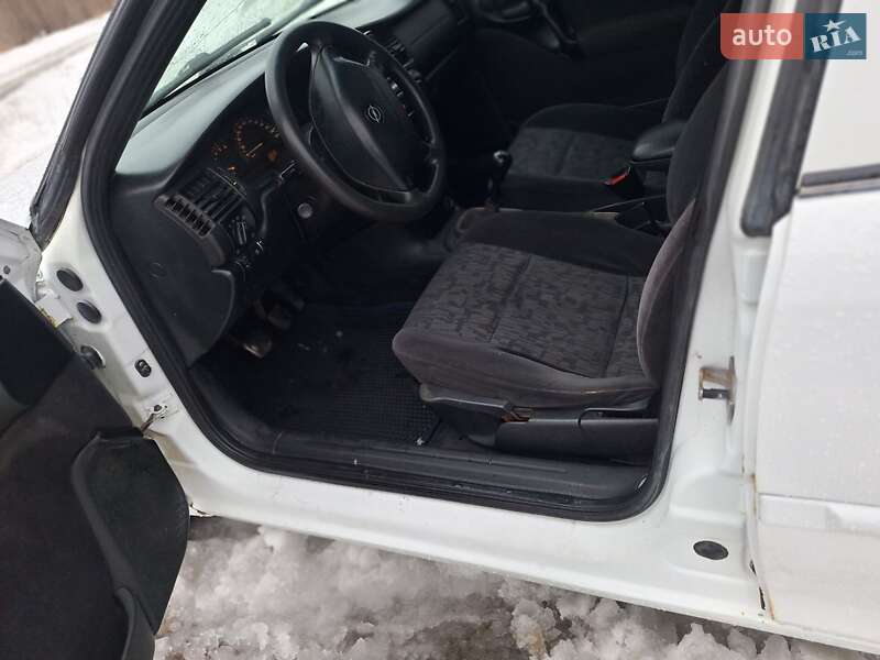 Универсал Opel Vectra 1998 в Черновцах