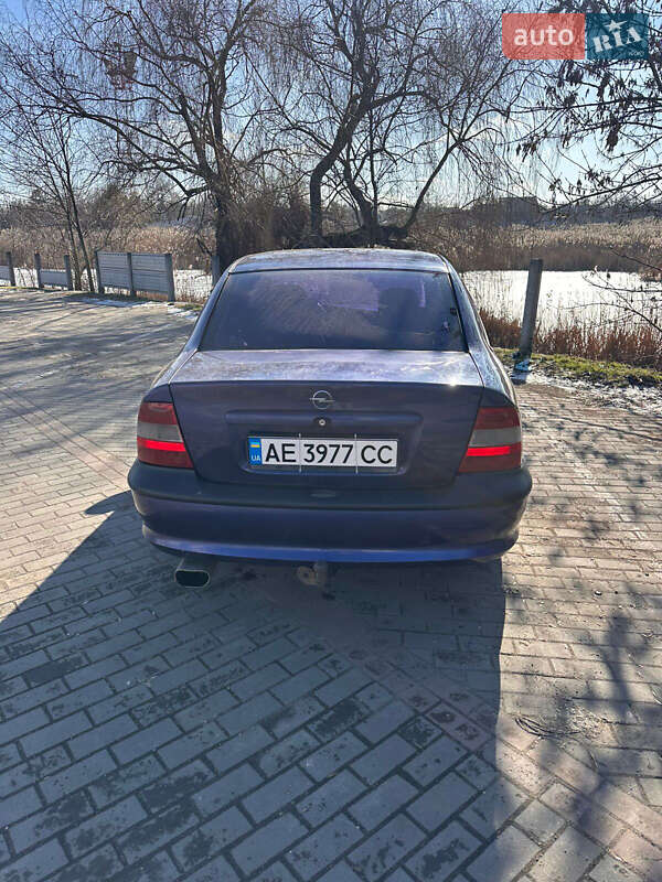 Седан Opel Vectra 1996 в Апостолово
