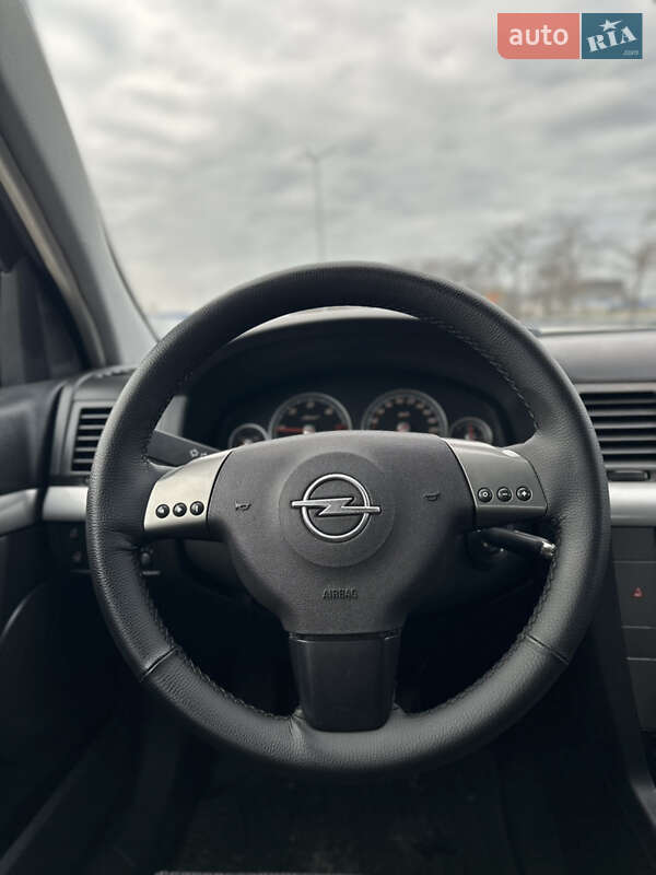 Лифтбек Opel Vectra 2002 в Одессе фото 11 Лифтбек Opel Vectra 2002 в Одессе